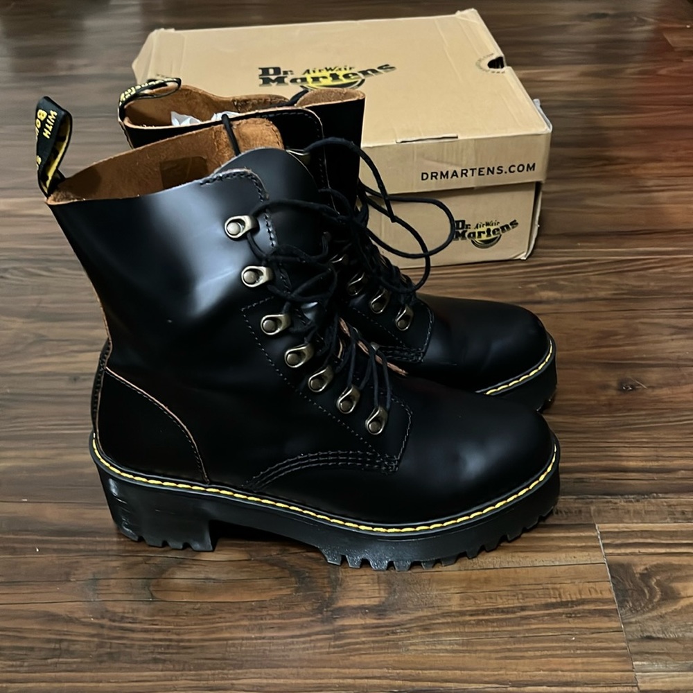 Dr. Martens Airwair Black Leona Size 10